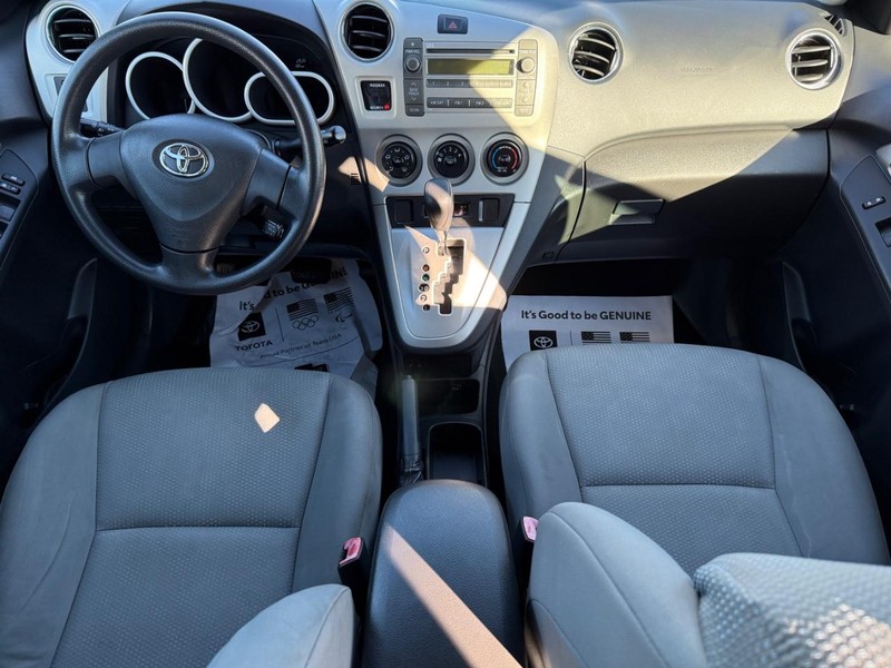 Toyota Matrix Vehicle Image 11