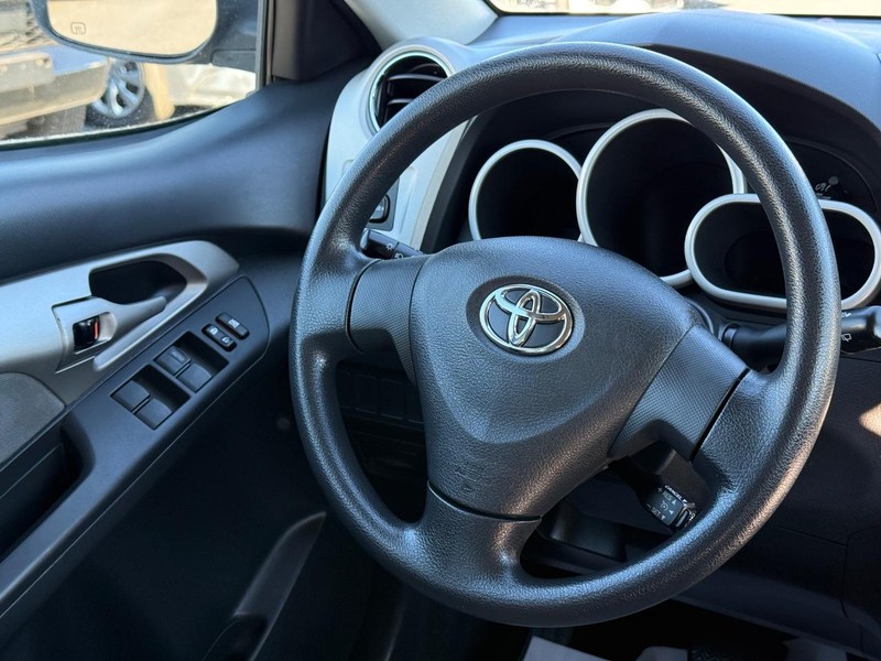 Toyota Matrix Vehicle Image 12