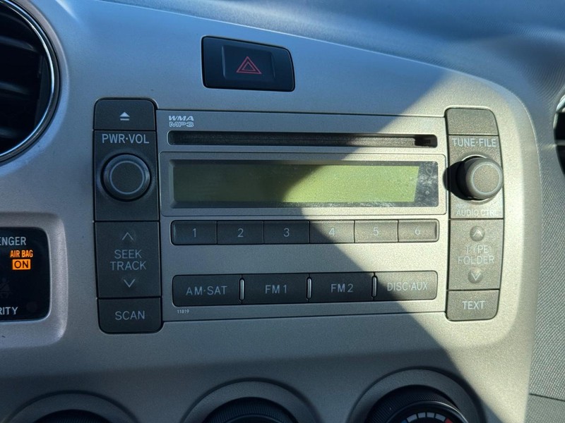 Toyota Matrix Vehicle Image 13