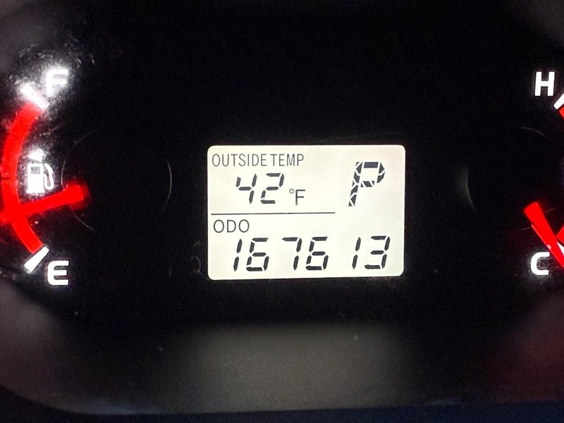 Toyota Matrix Vehicle Image 18