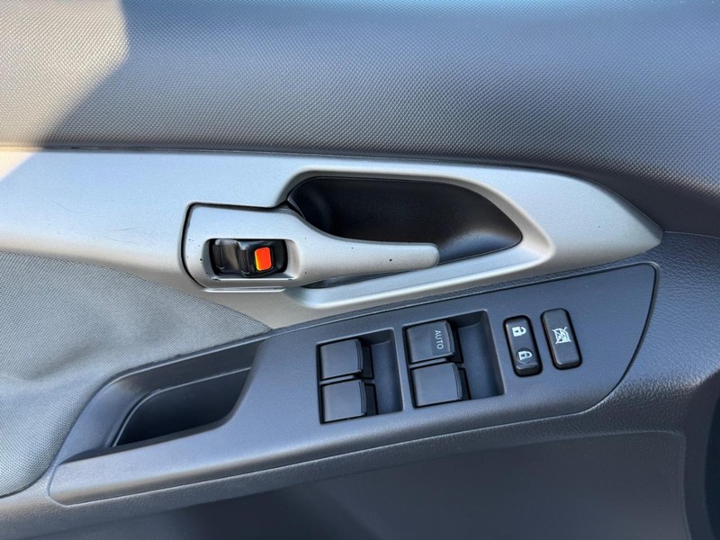 Toyota Matrix Vehicle Image 19