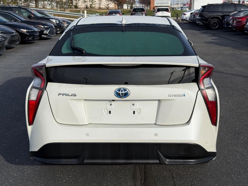 Toyota Prius Vehicle Image 04