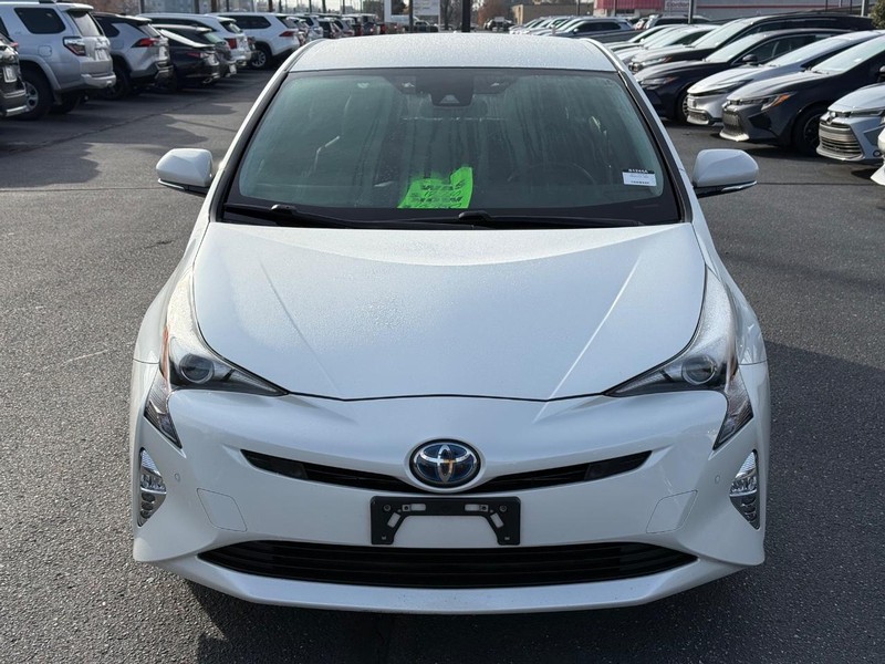 Toyota Prius Vehicle Image 09