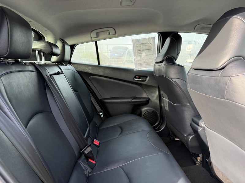 Toyota Prius Vehicle Image 10