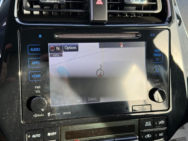 Toyota Prius Vehicle Image 16