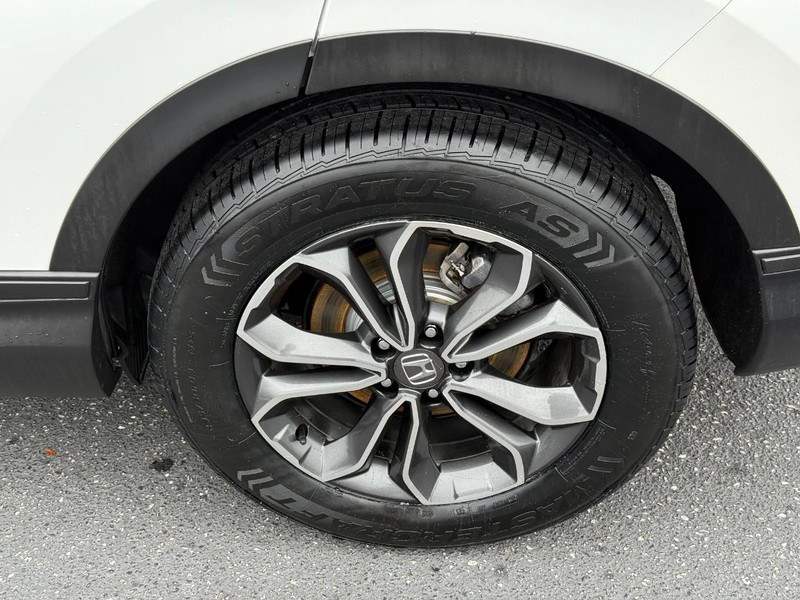 Honda CR-V Hybrid Vehicle Full-screen Gallery Image 06