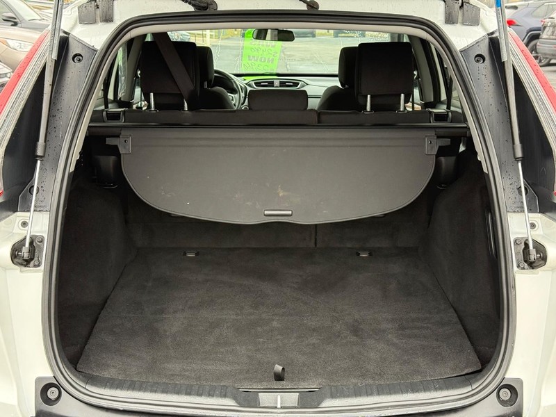 Honda CR-V Hybrid Vehicle Full-screen Gallery Image 07