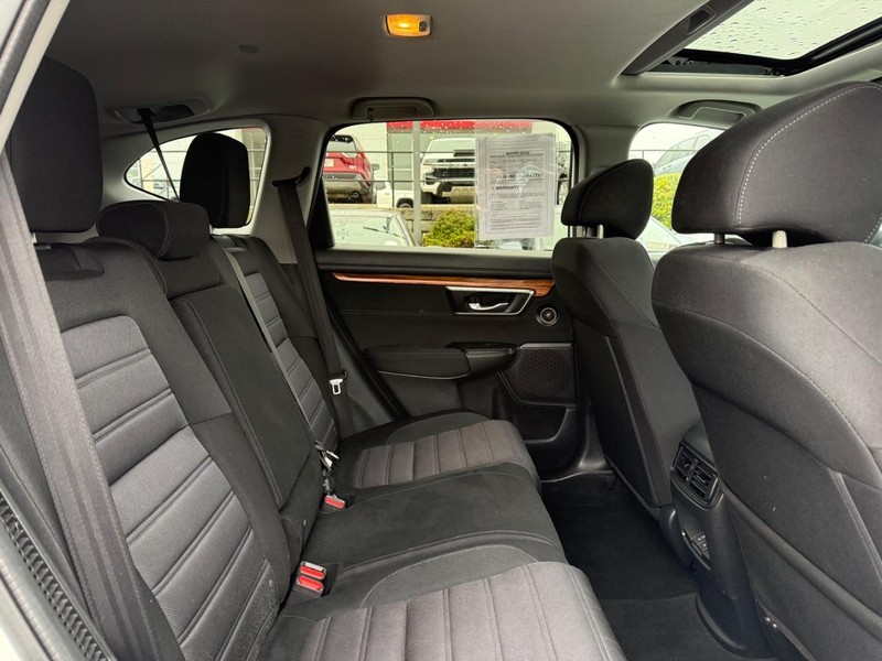 Honda CR-V Hybrid Vehicle Full-screen Gallery Image 10