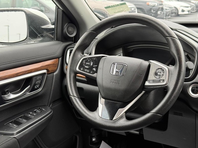 Honda CR-V Hybrid Vehicle Full-screen Gallery Image 13