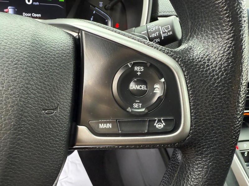 Honda CR-V Hybrid Vehicle Full-screen Gallery Image 15