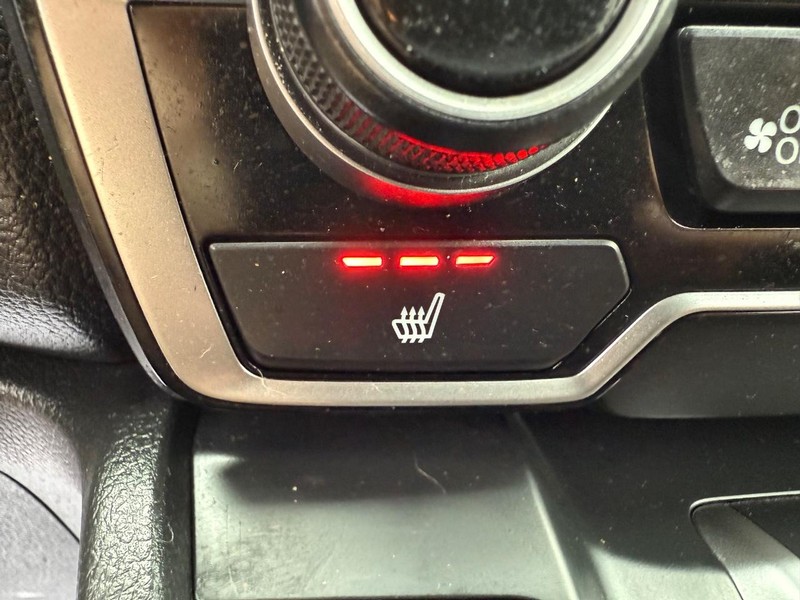 Honda CR-V Hybrid Vehicle Full-screen Gallery Image 17