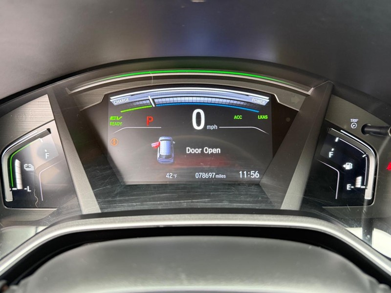 Honda CR-V Hybrid Vehicle Full-screen Gallery Image 24