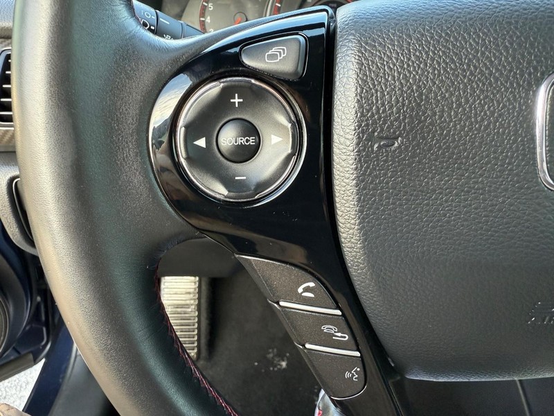 Honda Accord Sedan Vehicle Image 13