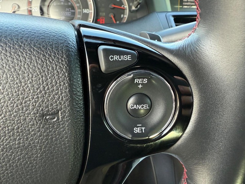 Honda Accord Sedan Vehicle Image 14