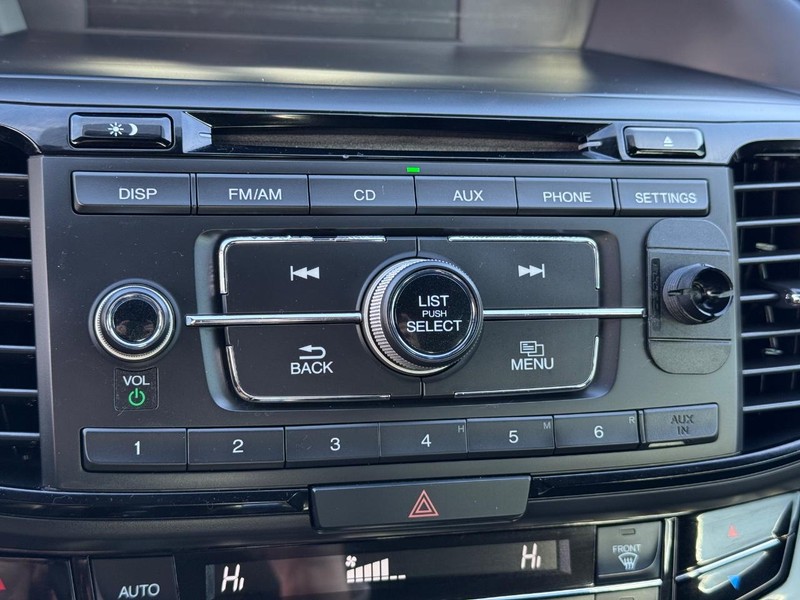 Honda Accord Sedan Vehicle Image 16