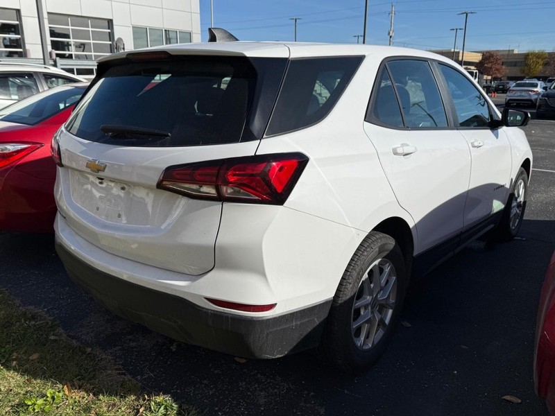 Chevrolet Equinox Vehicle Image 04