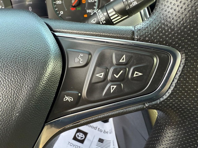 Chevrolet Equinox Vehicle Image 14