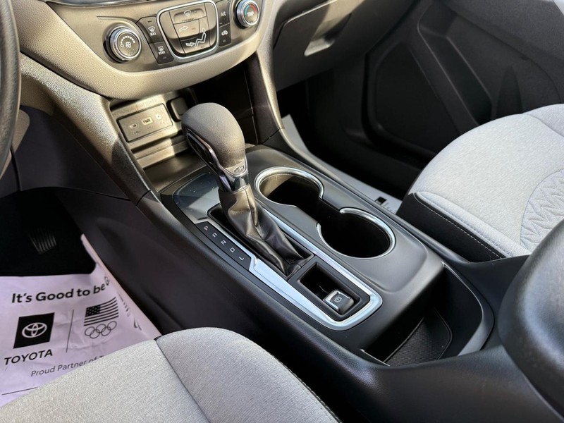 Chevrolet Equinox Vehicle Image 19