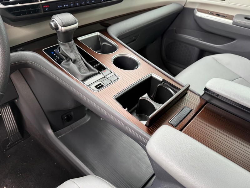 Toyota Sienna Vehicle Image 22