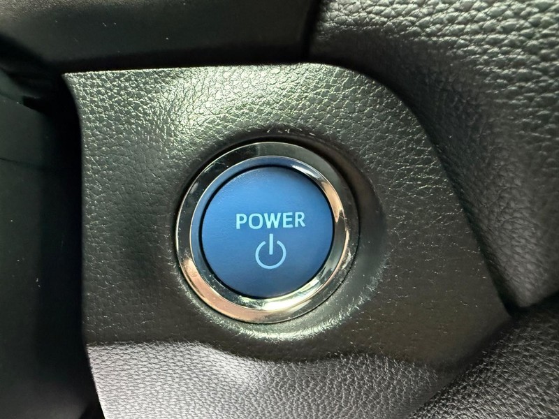 Toyota RAV4 Vehicle Image 17