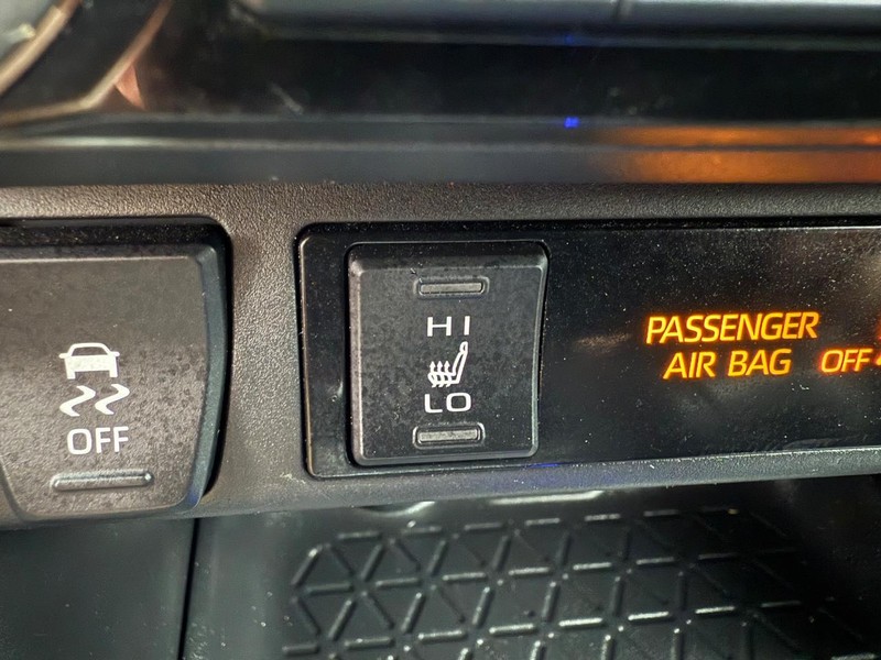 Toyota RAV4 Vehicle Image 18