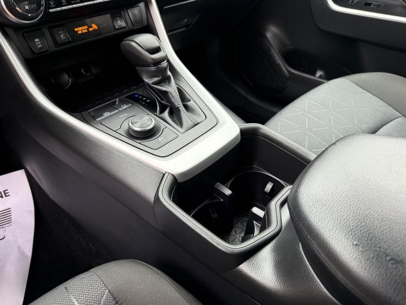 Toyota RAV4 Vehicle Image 22