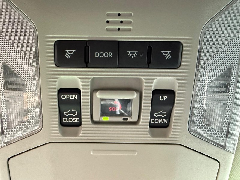 Toyota RAV4 Vehicle Image 24