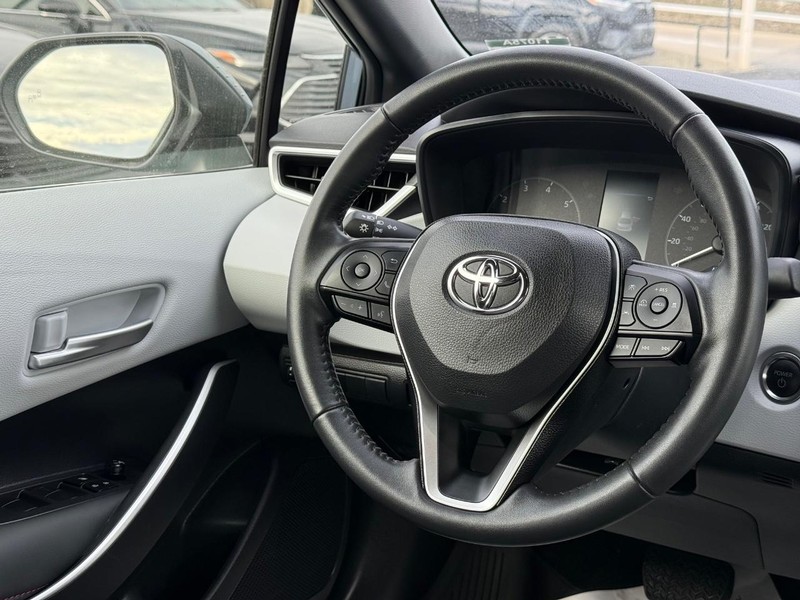 Toyota Corolla Vehicle Image 12