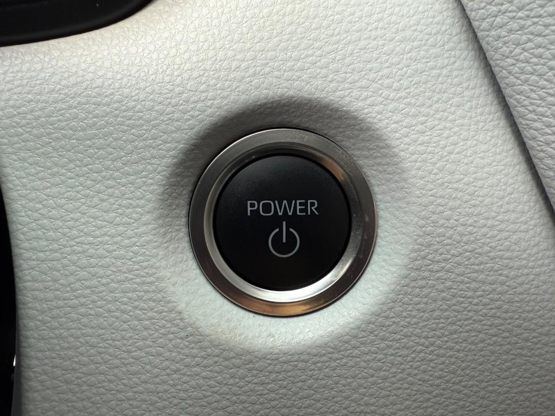 Toyota Corolla Vehicle Image 15