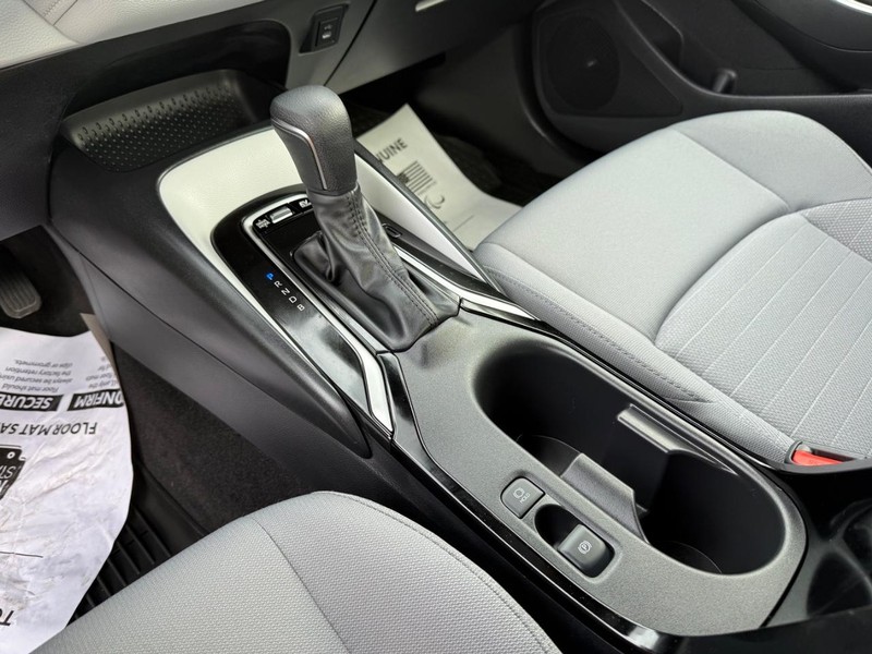 Toyota Corolla Vehicle Image 19