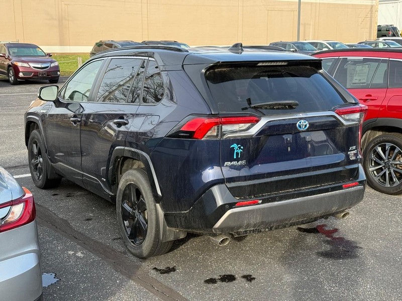 Toyota RAV4 Vehicle Image 03