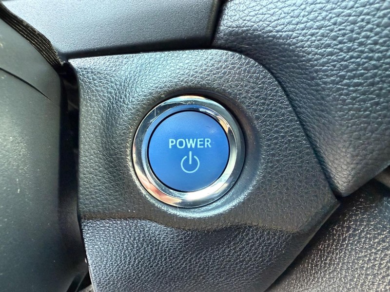 Toyota RAV4 Vehicle Image 17