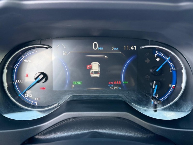 Toyota RAV4 Vehicle Image 25