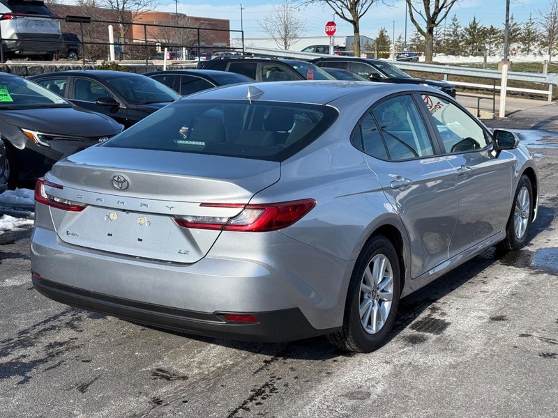 Toyota Camry Vehicle Image 03