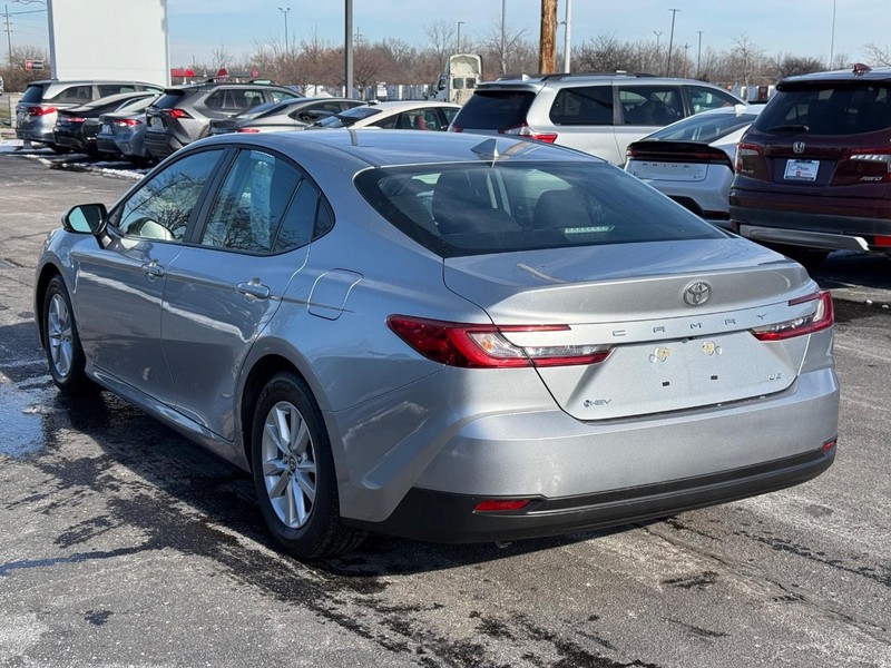 Toyota Camry Vehicle Image 05