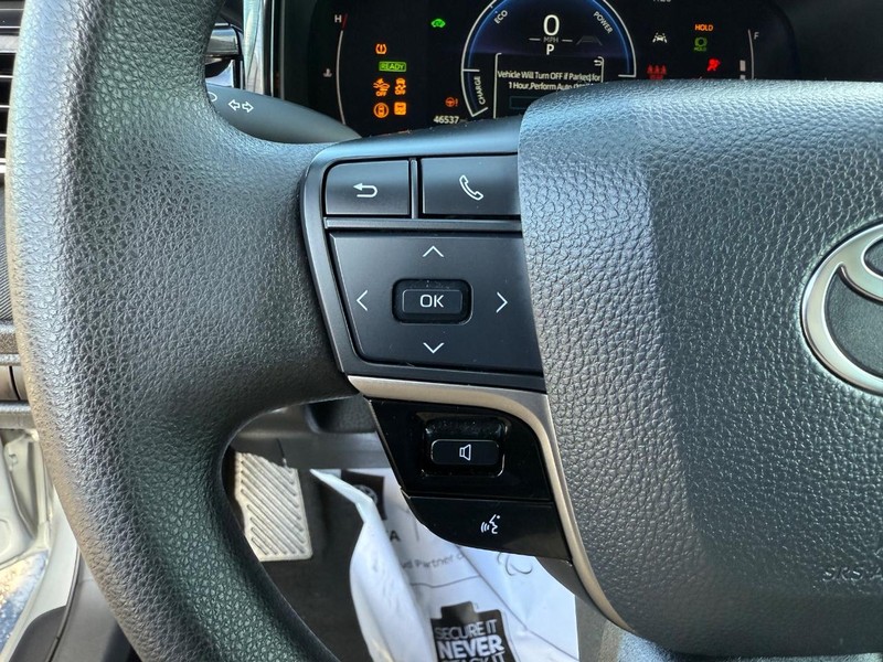 Toyota Camry Vehicle Image 13