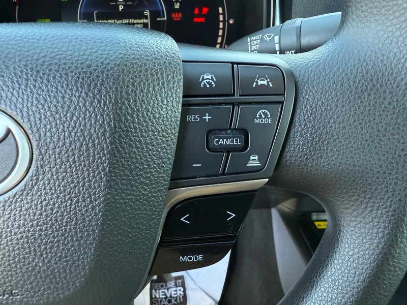 Toyota Camry Vehicle Image 14