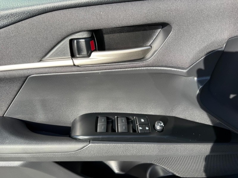 Toyota Camry Vehicle Image 23