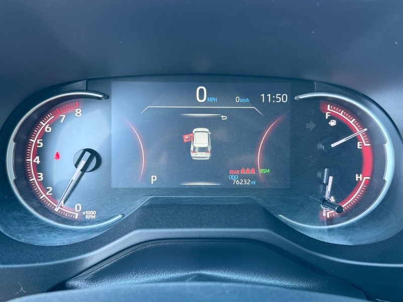 Toyota RAV4 Vehicle Image 25