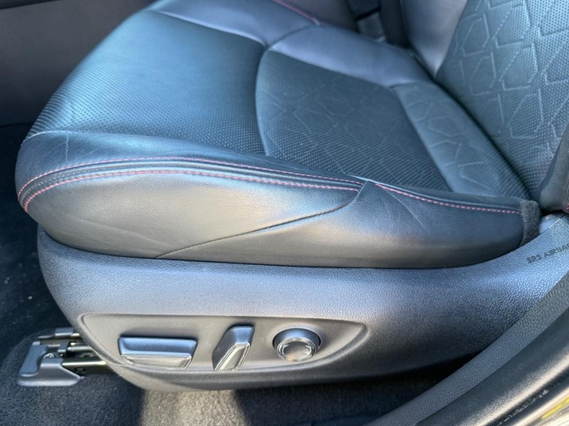 Toyota RAV4 Vehicle Image 28