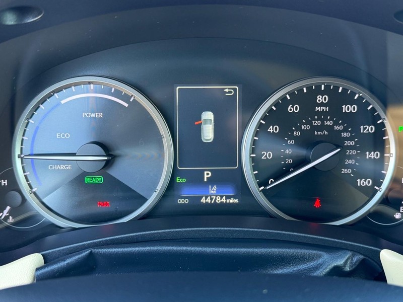 Lexus NX Vehicle Image 25