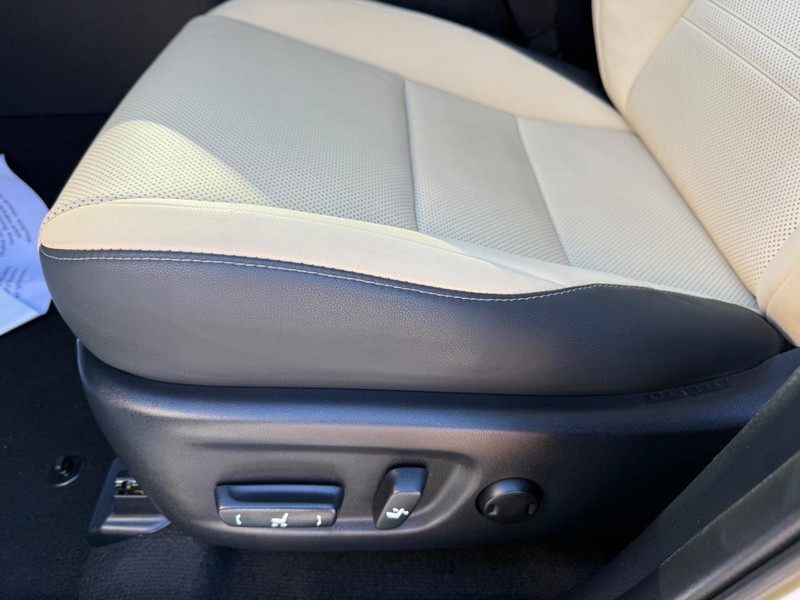 Lexus NX Vehicle Image 28