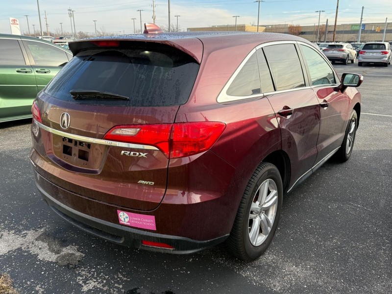 Acura RDX Vehicle Full-screen Gallery Image 04