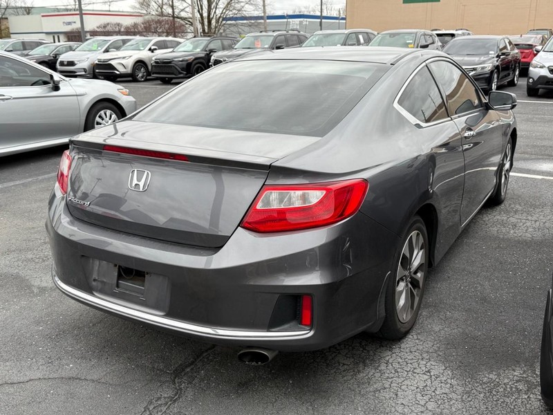 Honda Accord Coupe Vehicle Full-screen Gallery Image 04