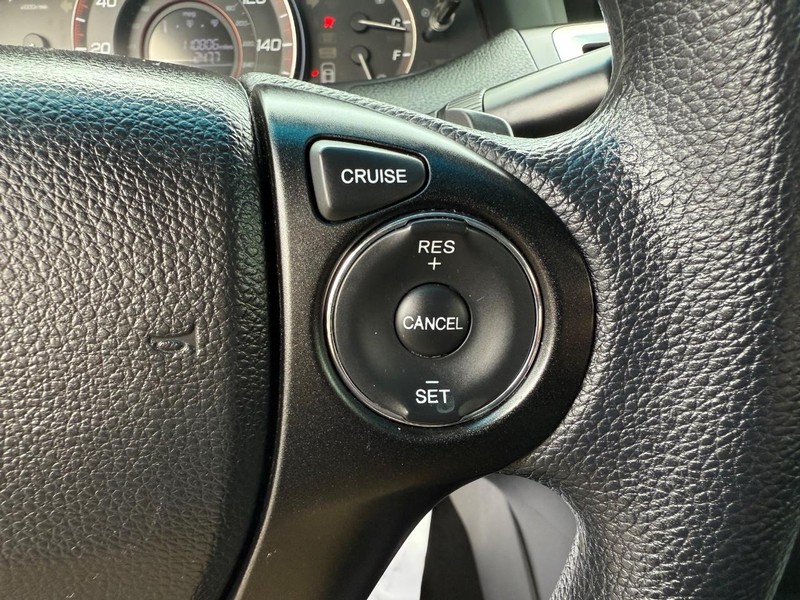 Honda Accord Coupe Vehicle Image 14