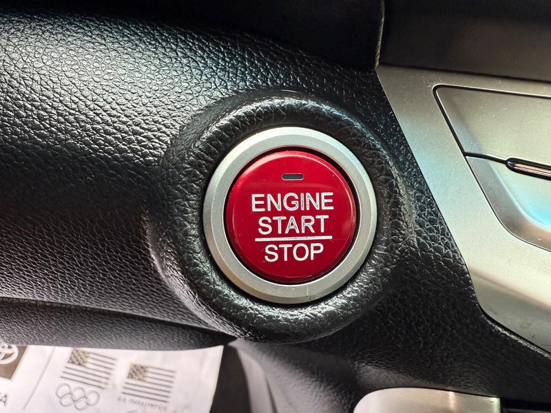 Honda Accord Coupe Vehicle Image 15