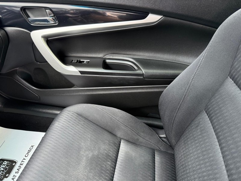 Honda Accord Coupe Vehicle Image 20