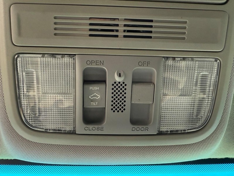 Honda Accord Coupe Vehicle Image 21