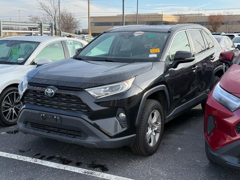 Toyota RAV4 Vehicle Image 02