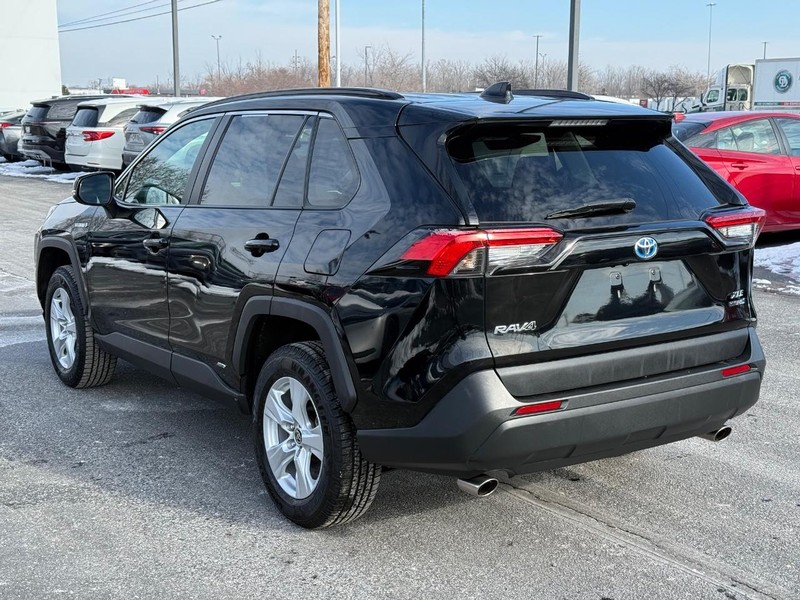 Toyota RAV4 Vehicle Image 05